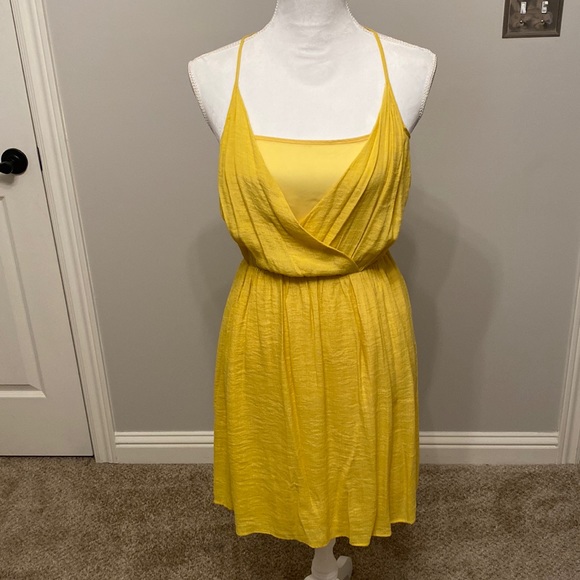 Yellow sun dress🌻 Size XS but fits like a 4 - Picture 1 of 3